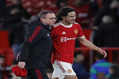 Man Utd star Edinson Cavani vows to stick with club a be a role model for young stars after meeting ..