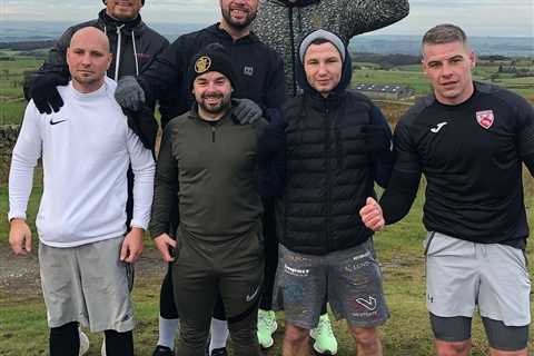 Tyson Fury heads out training with Joseph Parker and rugby World Cup winner Sonny Bill Williams..