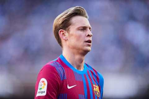 Barcelona’s Frenkie de Jong advised to snub Manchester United transfer by Liverpool hero Steve..