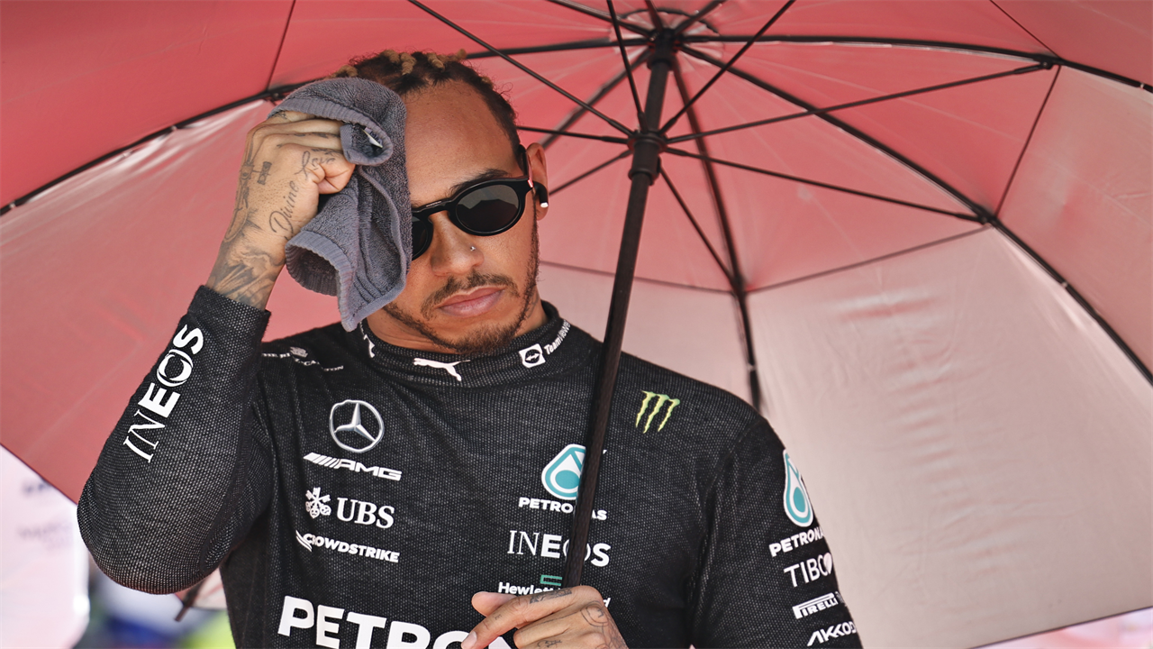 Toto Wolff ‘is fed up’ with Lewis Hamilton and F1 legend ‘does not care and is not trying’, slams Bernie Ecclestone