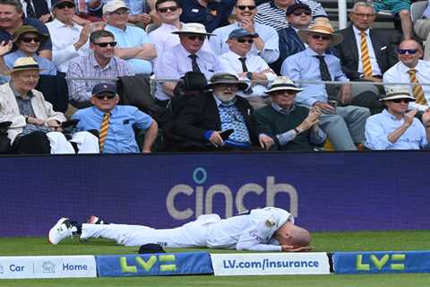 England star Jack Leach withdrawn from New Zealand Test match with ‘concussion’ after nasty head..