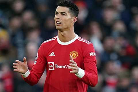 Cristiano Ronaldo ‘worried’ by Man Utd’s slow transfer window and wants to end ‘last season at top..