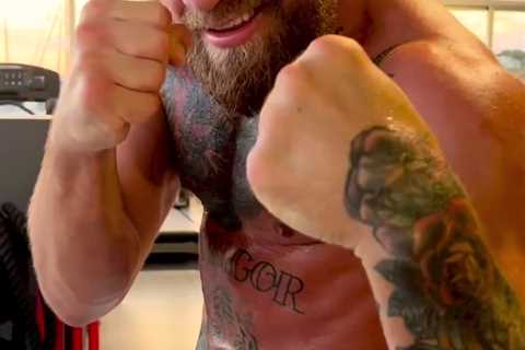 Watch jacked Conor McGregor train BARE KNUCKLE for blockbuster UFC return as he nears full recovery ..