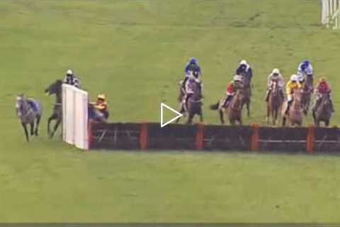 Funny Horse Racing Moments & Accidents