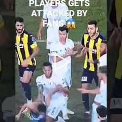 BESIKTAS PLAYERS GETS ATTACKED BY FANS😱 #football#soccer#trending #viral#wow#shorts#youtube#fight