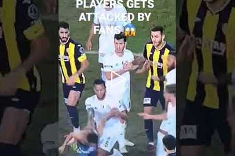 BESIKTAS PLAYERS GETS ATTACKED BY FANS😱 #football#soccer#trending #viral#wow#shorts#youtube#fight