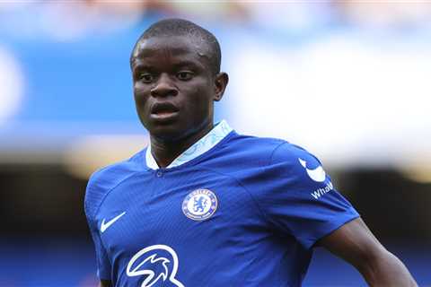 Juventus board keen on N’Golo Kante transfer but Max Allegri would rather sign Chelsea team-mate..