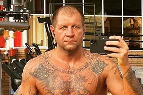 (PHOTO) Alexander Emelianenko Impressed With Form, See What 250 Pounds Of Muscle Looks Like