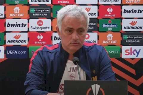 Jose Mourinho returns to Man Utd habits as pressure mounts on Roma boss after Betis defeat