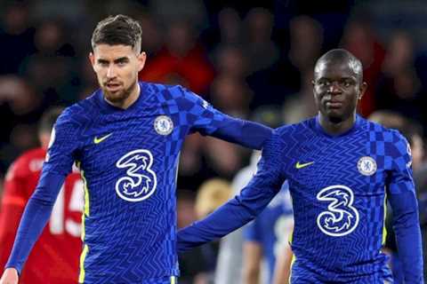 Barcelona eye Chelsea duo N’Golo Kante and Jorginho on free transfers with contracts expiring next..