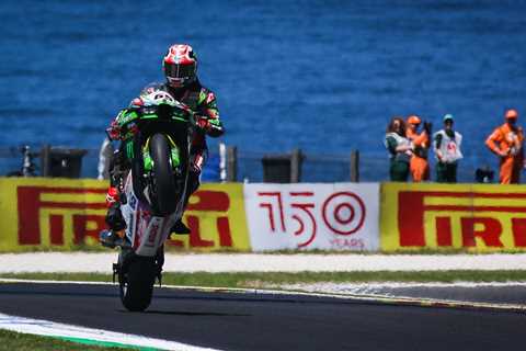 Rea rockets to P1 in FP1 as WorldSBK takes on Phillip Island, Bautista crashes
