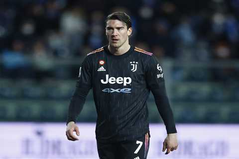 Chelsea on alert as Juventus ‘open to letting Serbia World Cup star Dusan Vlahovic leave in shock..