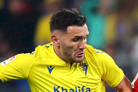 Former Arsenal flop Lucas Perez pays part of his own transfer fee for emotional Deportivo La Coruna ..