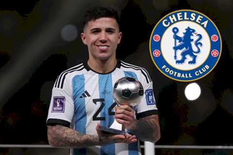 Enzo Fernandez to Chelsea transfer talks stall but Benoit Badiashile deal finalised amid Mykhaylo..