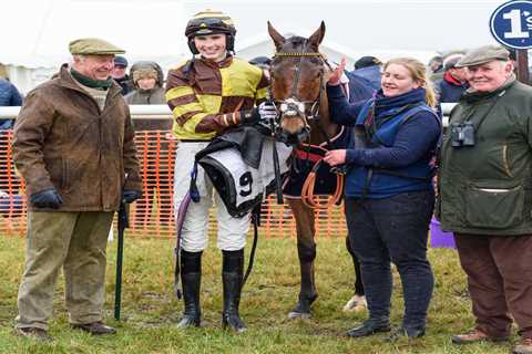 Meet the world’s tallest jockey – giant Jack Andrews towers over horses and is more than a foot..