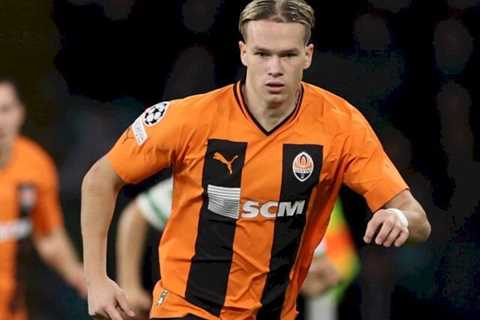 Mykhailo Mudryk: Chelsea agree €100m deal to hijack Arsenal bid