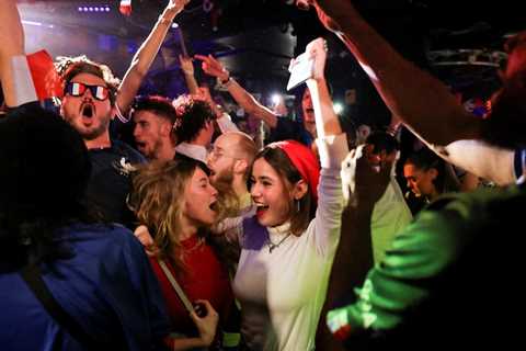 World Cup fans boost UK economy, easing recession risk