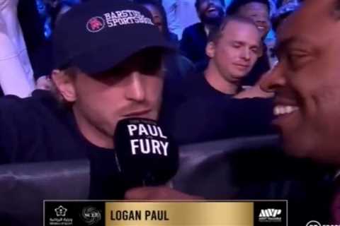 Jake Paul vs Tommy Fury viewers in hysterics at ringside reporter’s embarrassing blunder as he..