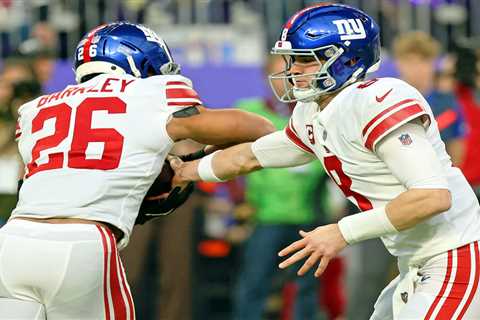 Giants 'cautiously optimistic' they can re-sign Daniel Jones, Saquon Barkley