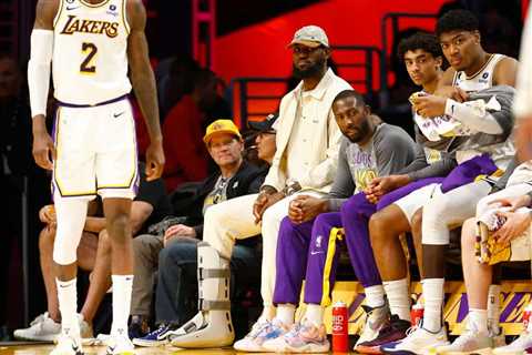 Lakers Coach Gives Injury Update On LeBron James