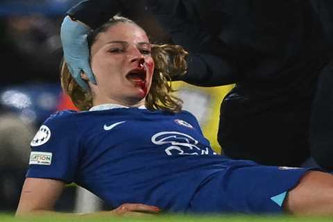 Chelsea star Melanie Leupolz forced off with nasty injury as blood streams down her face and fans..