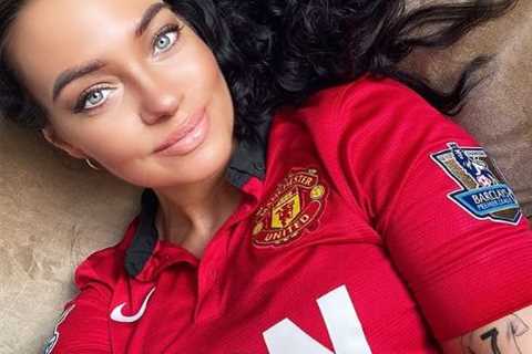 Stunning topless model and Man Utd fan reveals awkward lift encounter with Pickford and other..