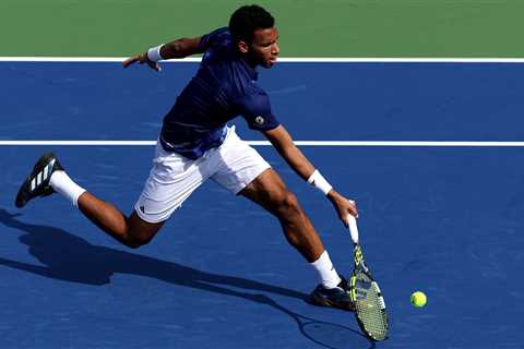 Felix Blunts Cressy Attack In Dubai, Medvedev Extends Winning Streak