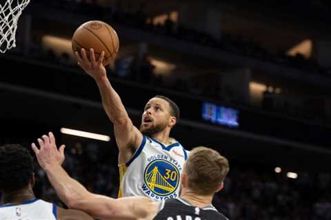 Curry scores playoff career-high 50 points, Warriors eliminate Kings in Game 7