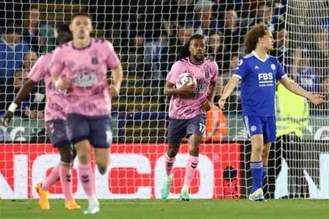 Everton rescue draw at Leicester, but Foxes climb out of bottom three