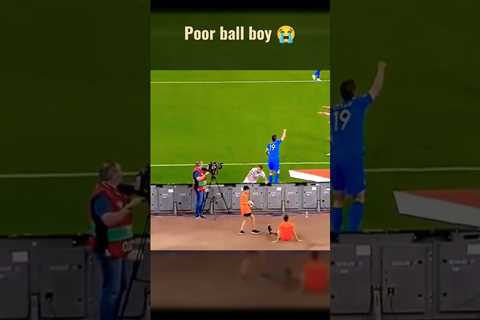 Poor ball boy 😥 | Open description for FREE gift 🎁👇 #shorts