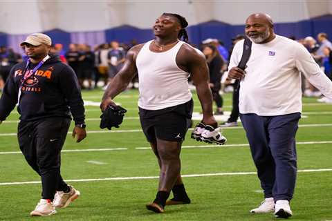 Giants' Bryan Cox ran DL drills at Florida pro day