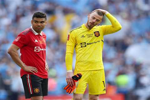 David de Gea ‘on verge of new Man Utd deal’ as fuming fans give up on Premier League title already