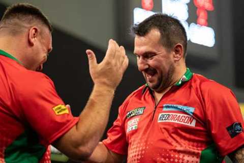 World Cup of Darts: Wales pair Gerwyn Price and Jonny Clayton romp into quarters