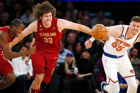 Bucks Signing Robin Lopez to One-Year Deal