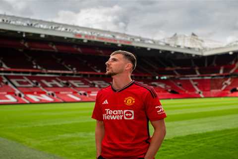 Man Utd fans go wild for cheeky dig at Chelsea as Red Devils announce £60m Mason Mount transfer