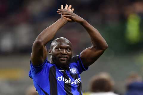 Juventus ‘hold transfer talks with Chelsea over £97.5m flop Romelu Lukaku as Serie A side rival..