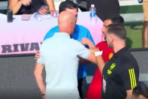 Bruno Fernandes forced to pull Erik ten Hag away from fourth official as new Man Utd captain shows..