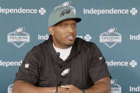 New Eagles offensive coordinator Brian Johnson is “extremely comfortable calling plays”