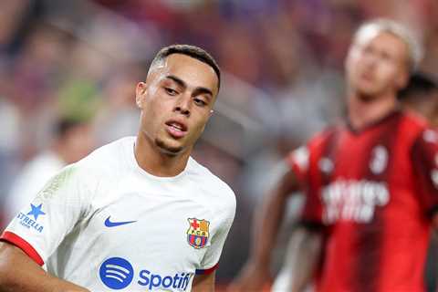 Barcelona won’t rip up Dest’s contract but hoping to sell for €10m