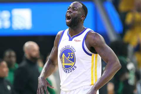 Draymond Green Misses Second Straight Game With Knee Injury, Could Undergo MRI