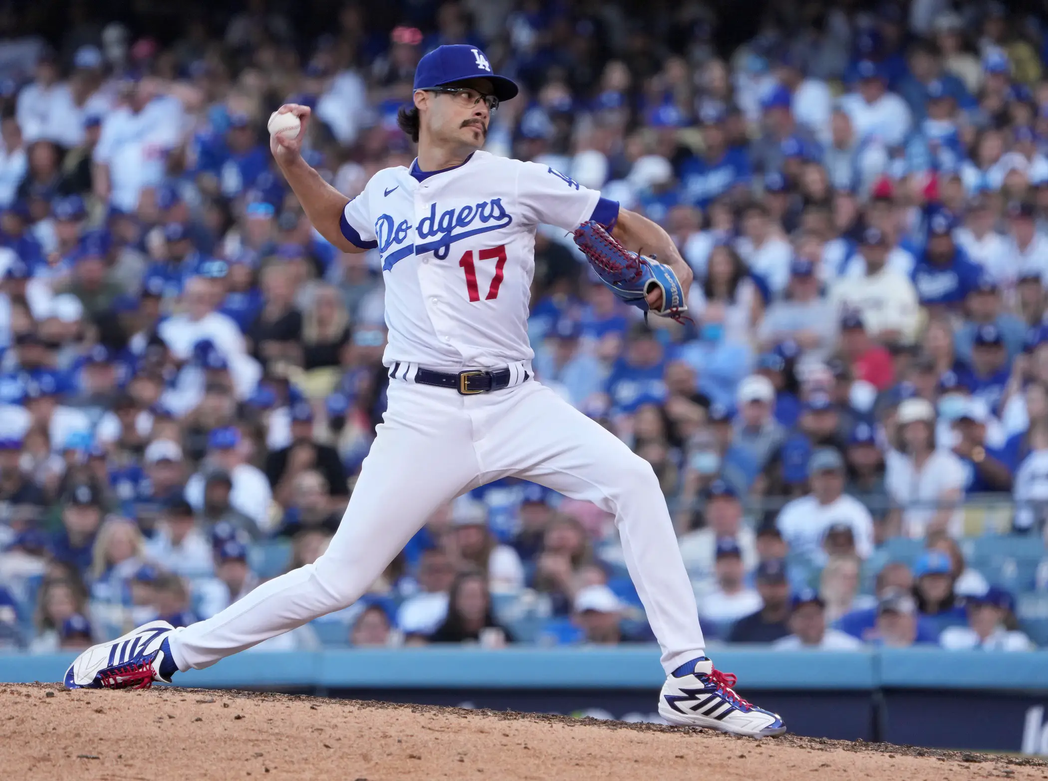 Dodgers Injury News: Joe Kelly On the Mend After Bullpen Session in LA