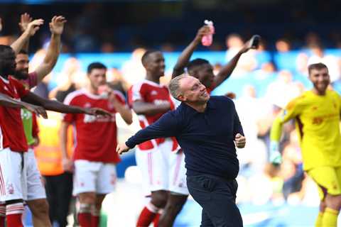 Fans Convinced Nottingham Forest Boss Steve Cooper Has an Assistant to Scratch His Ear and Can't..