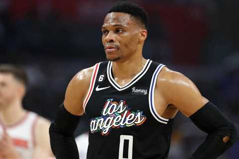 Clippers’ Russell Westbrook Quips at Reporters After Yet Another James Harden Question