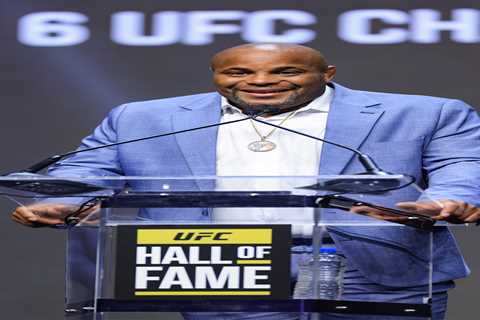 UFC 300 Predictions: Cormier Foresees Epic Headliners