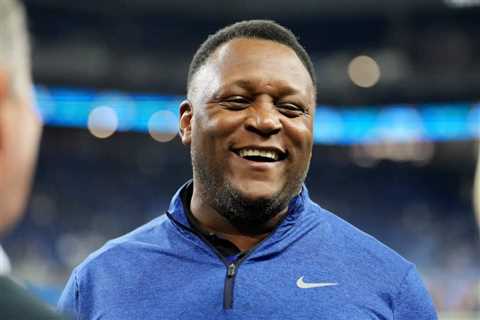 Barry Sanders Has Savage Response To Tom Brady’s ‘Mediocre’ Comments