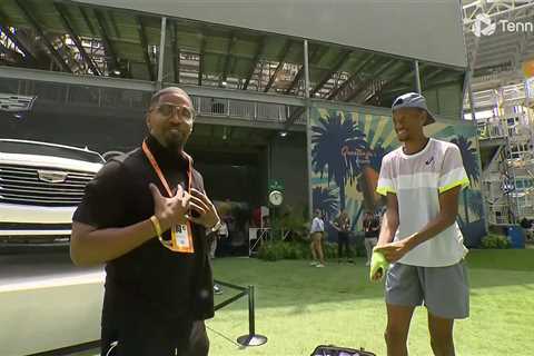 Jamie Foxx Gives Eubanks Rain Delay Pep Talk In Miami