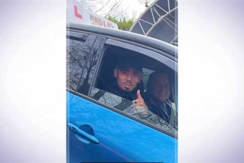 Jorginho gate-crashes Gabriel Jesus' driving lesson!