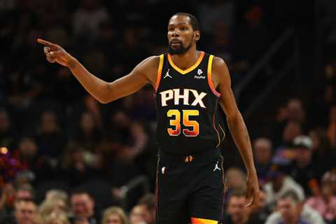 Kevin Durant’s Former Teammate Says Suns Star Wants to Finish Career in Europe