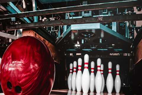 Do All Bowling Alleys in Los Angeles County Have Pro Shops Onsite?