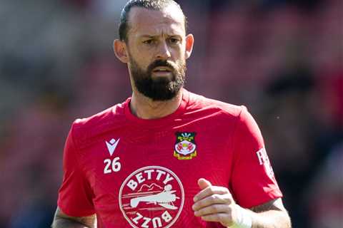 Steven Fletcher Reveals How Ryan Reynolds Convinced Him to Join Wrexham with Surprise Phone Call